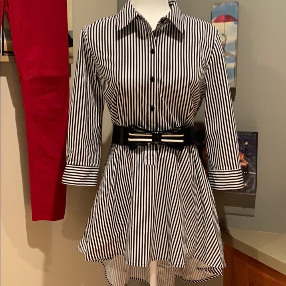 New York & company high low button down size M.